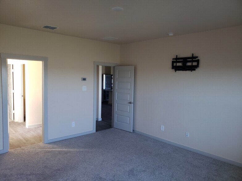 Building Photo - 14431 Sweet Water Dr