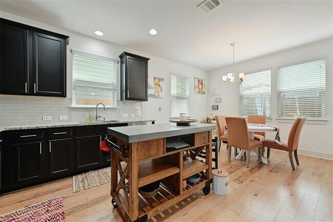 Building Photo - 2200 Capulet St