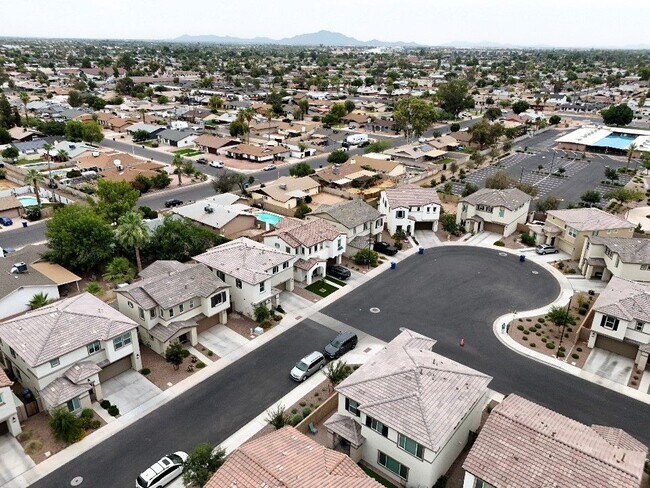 Building Photo - A luxe home in the heart of Chandler
