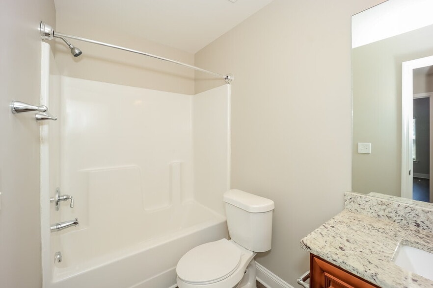 Building Photo - 5179 Howell Ct