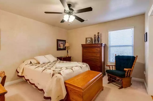 Building Photo - 2705 SW Glenn Ridge Rd