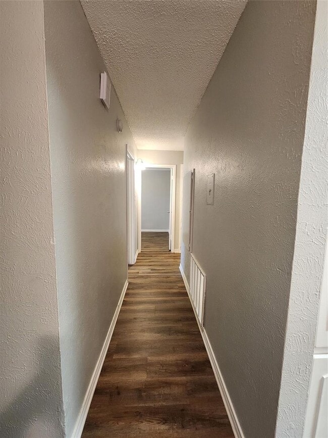 Building Photo - 3 BR/2BA | Renovated Single Family Home | 2-Car Garage | Fenced backyard