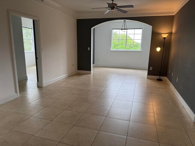 Building Photo - 9905 Baywinds Blvd