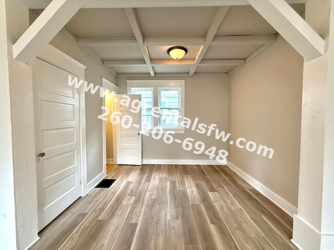 Building Photo - 3 Bedroom House