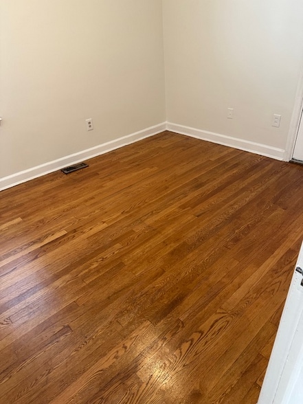 Building Photo - 294 Richter St