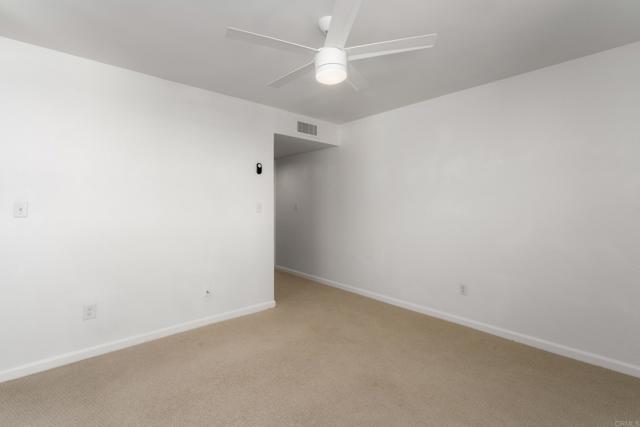 Building Photo - 2420 Torrey Pines Rd