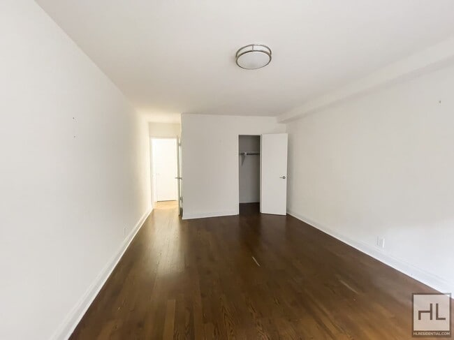 Building Photo - E 89 St