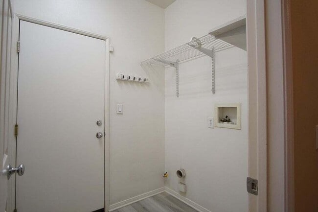 Building Photo - 37648 Beeston Ct