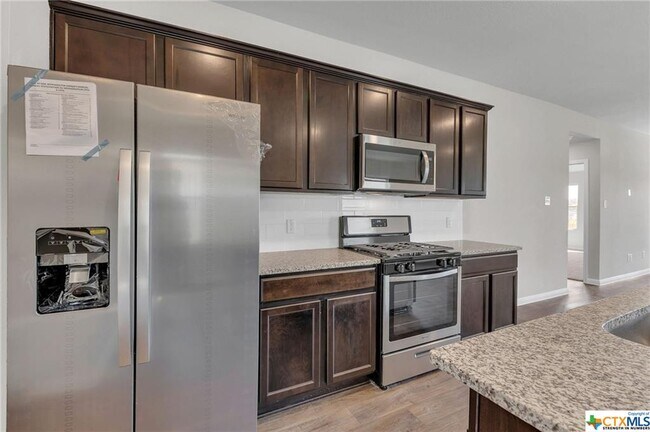 Building Photo - 585 Apache Plum Dr