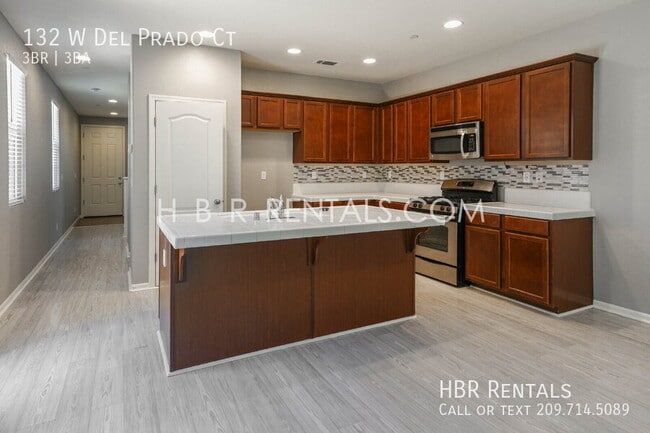 Building Photo - 132 W Del Prado Ct
