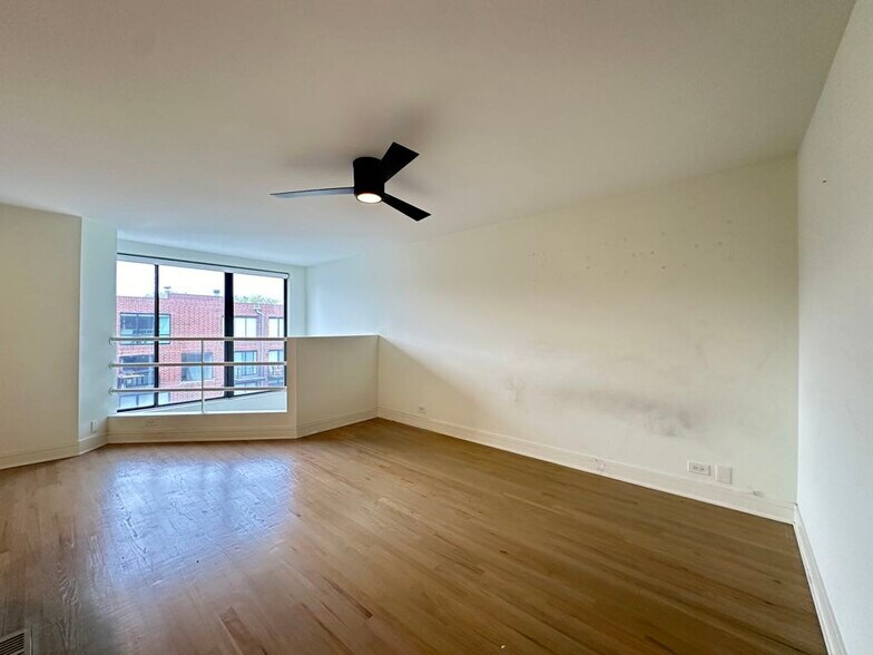 Building Photo - 843 W Grace St