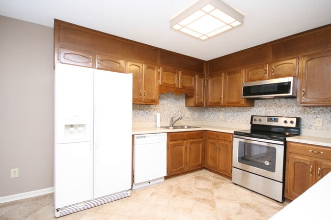 Building Photo - 15125 Balsam Dr SE