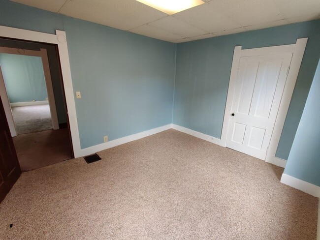 Building Photo - 3-113 N Tompkins St