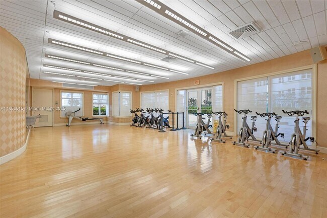 Building Photo - 20000 E Country Club Dr