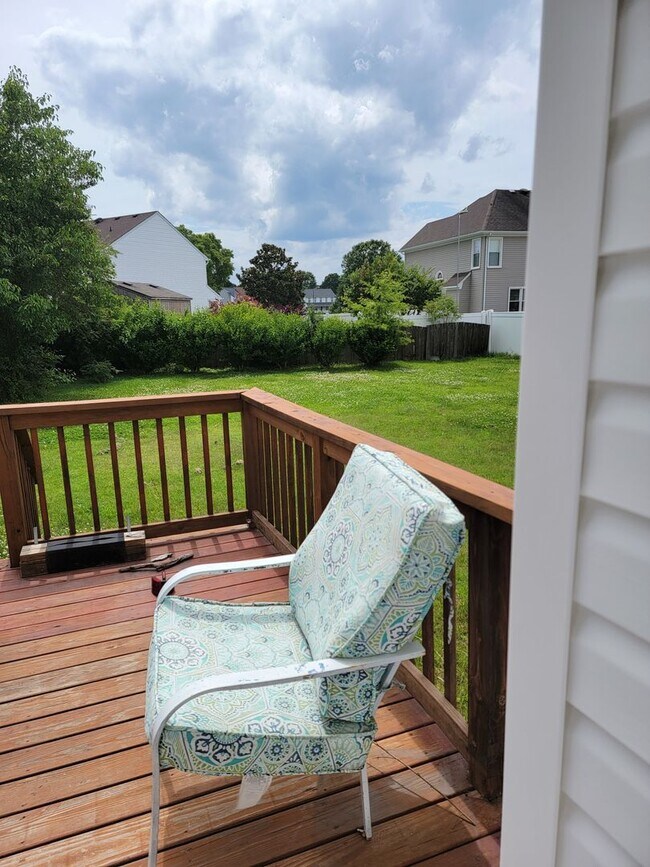 Building Photo - 1110 Carriage Ct