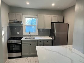 Building Photo - 409 Newton Ave