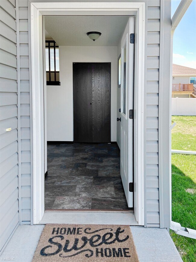Building Photo - 3 br, 2 bath  - Journey Twin Homes