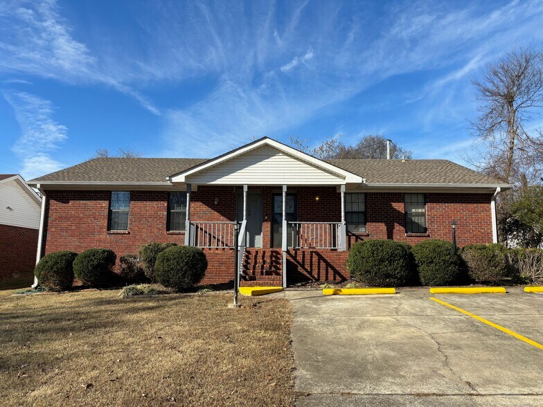 Primary Photo - 109 Brookland Dr