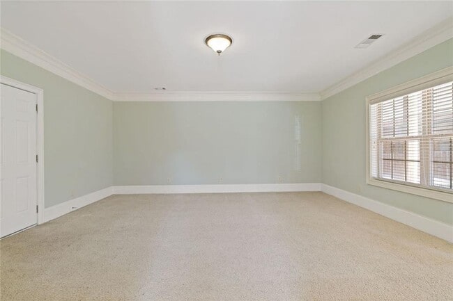 Building Photo - 2763 Durham Dr NE