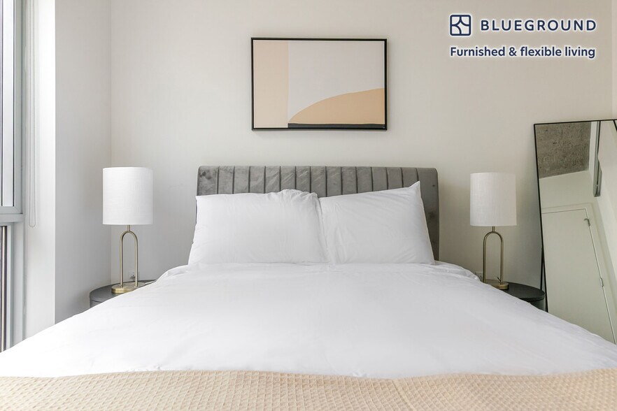 Building Photo - 601 W Jackson Blvd