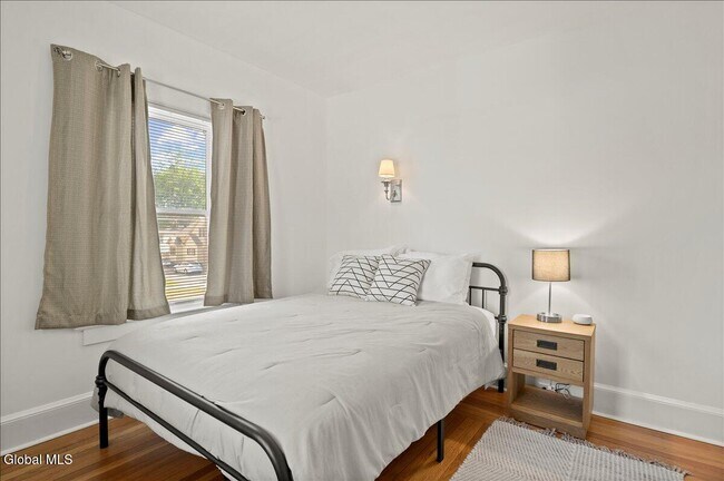 Building Photo - 162 Lake Ave