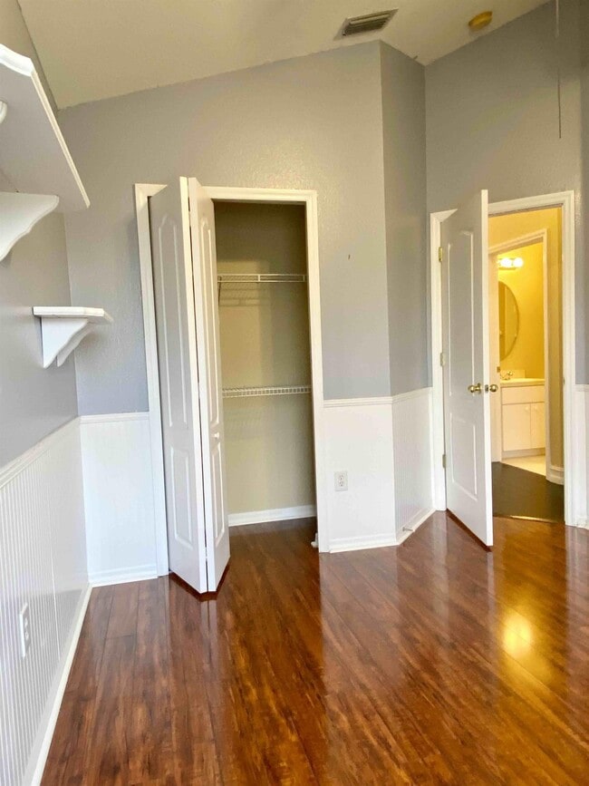 Building Photo - 10503 Chilmark Way