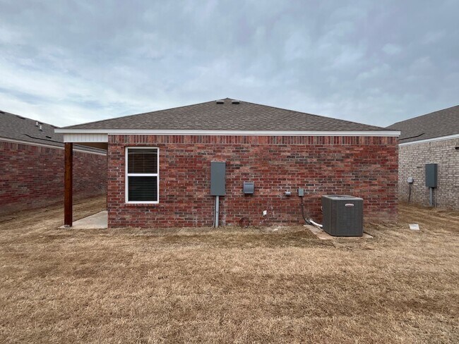 Building Photo - 3085 Vail Ave