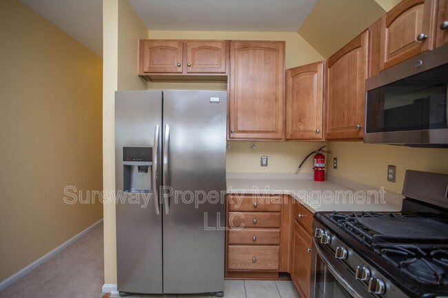 Building Photo - 15 Fawn Ct