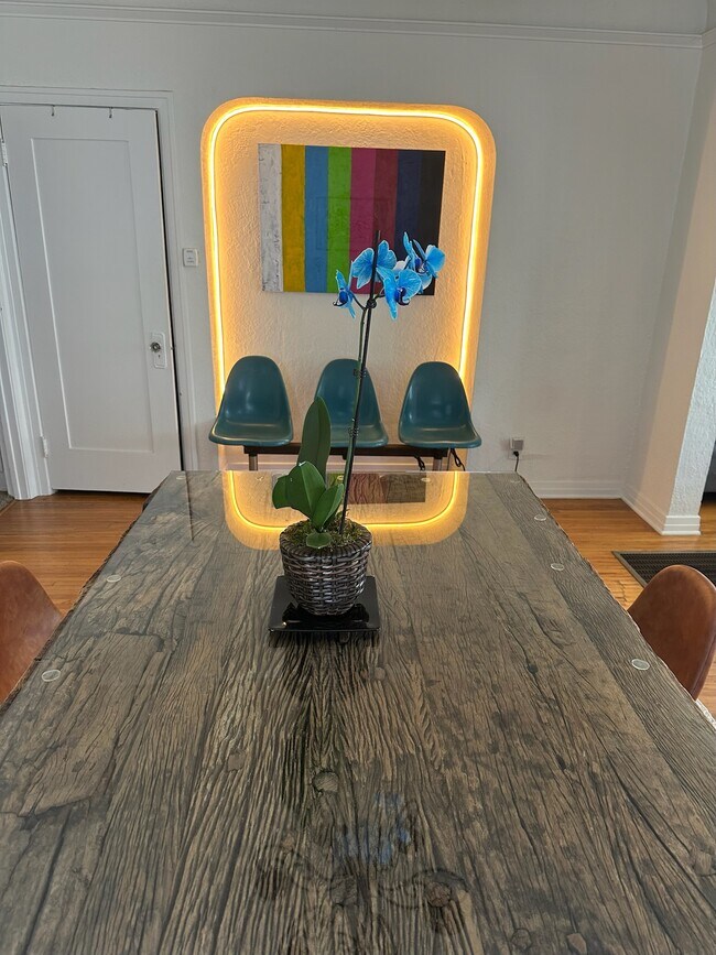 dining room - 618 N La Jolla Ave