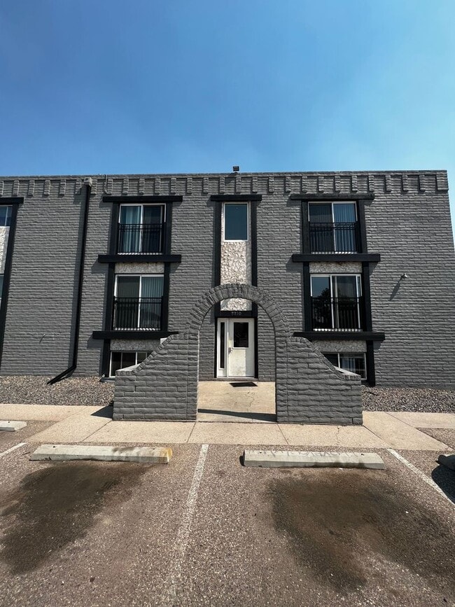 Building Photo - Myers Court