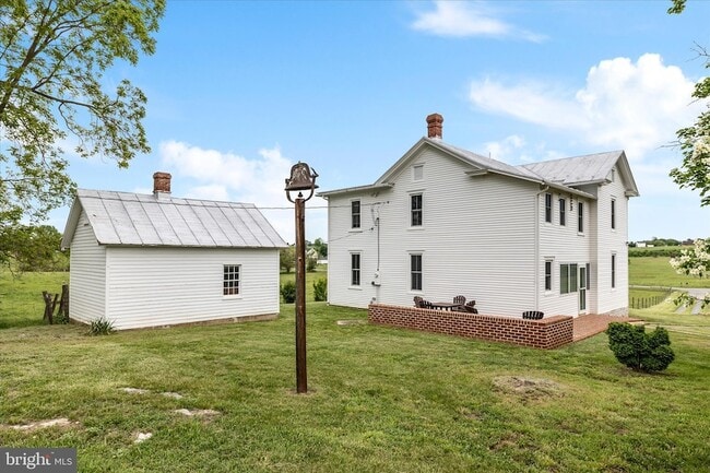 Building Photo - 5452 Middle Rd