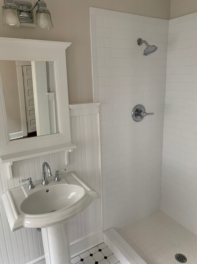 Master Bath - 15 Branham St NE