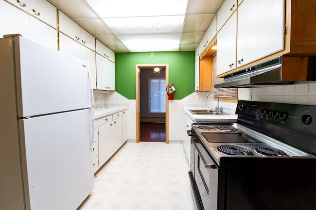 Kitchen - 1904 7th St S