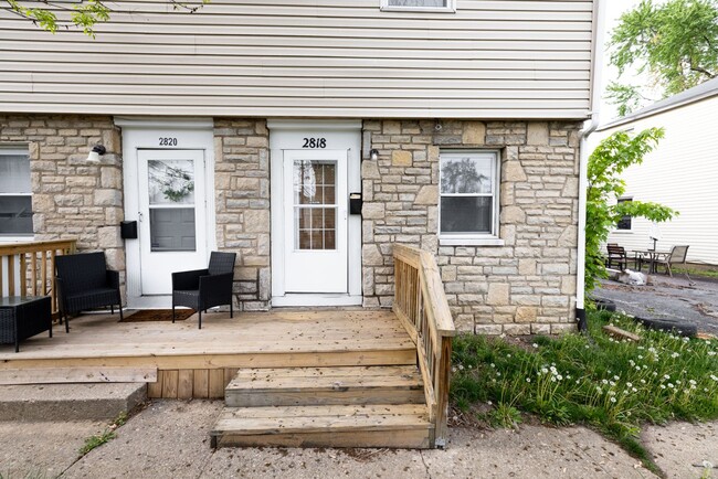 Primary Photo - 2818-2820-2820 Vanderberg Ave