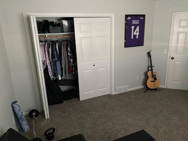 Building Photo - 3bed 2.5 bath Twinhome SORRY NO PETS!!