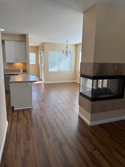 Building Photo - 3177 Dehesa Rd