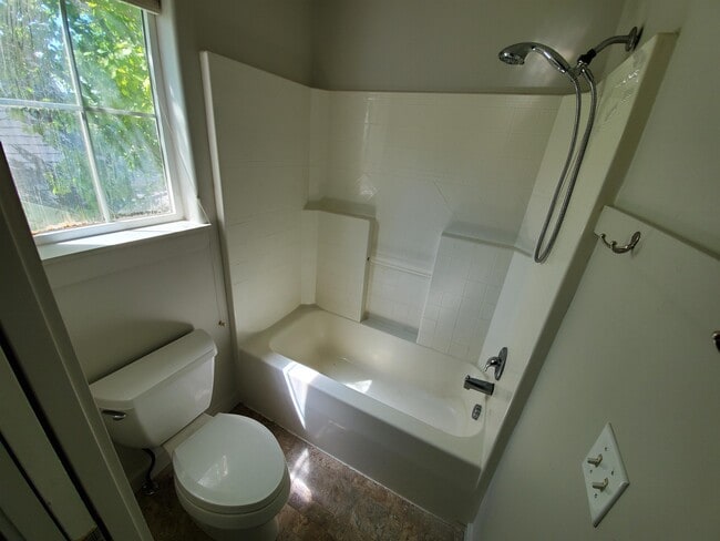 Building Photo - 3883 Bosal St