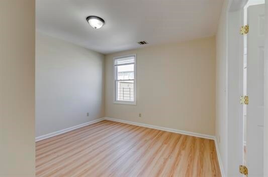 Building Photo - 11 Isabella Ave