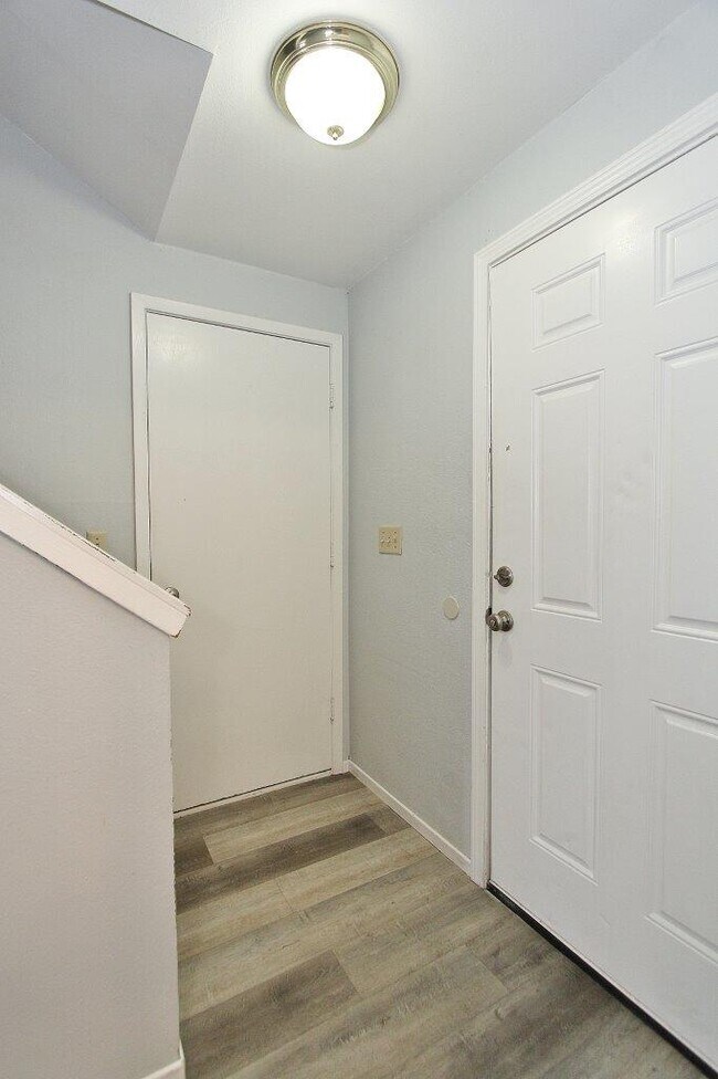 Building Photo - 123 Oxley Rd