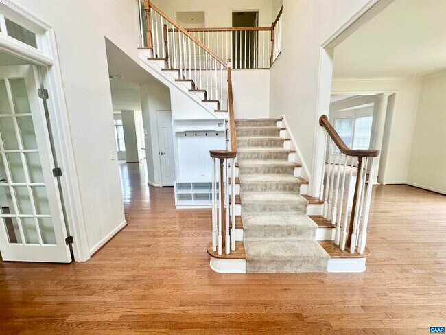Building Photo - 252 Millstream Dr