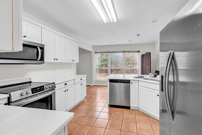 Building Photo - ** $1,000 off your first months rent with a move in by April 1st ** Don't miss out on this gorgeo...