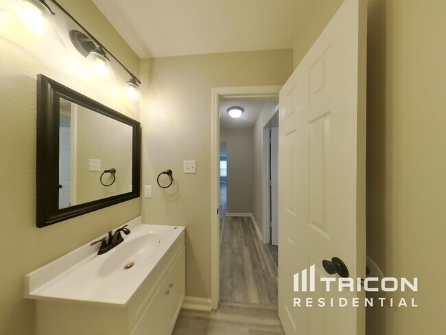 Building Photo - 3340 Cork Bend Dr