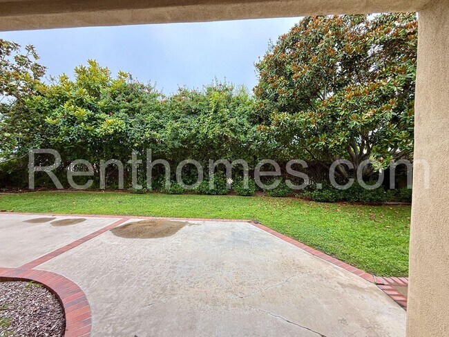 Building Photo - 12613 Crest Knolls Ct