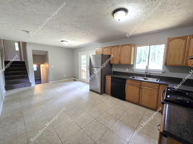 Building Photo - 8834 Homewood Dr