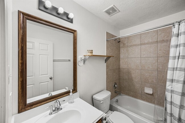 Building Photo - 5427 Stonegate Dr