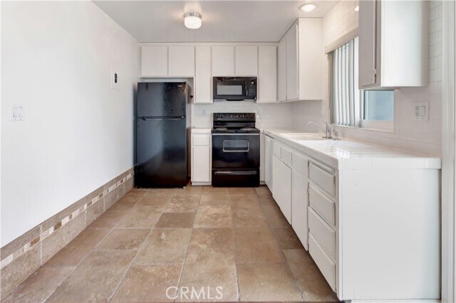 Building Photo - 24511 Alta Vista Dr