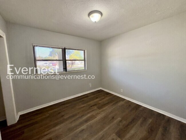 Building Photo - 7121 Flounder Dr