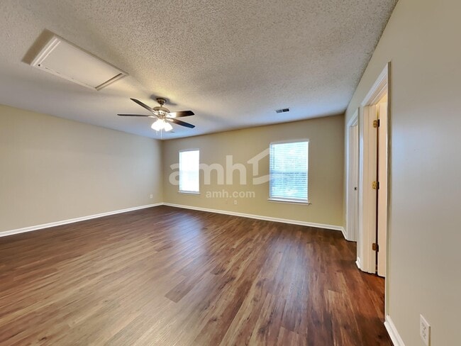 Building Photo - 96 Blue Jasmine Ln