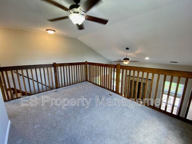 Building Photo - 15382 Ten Point Dr