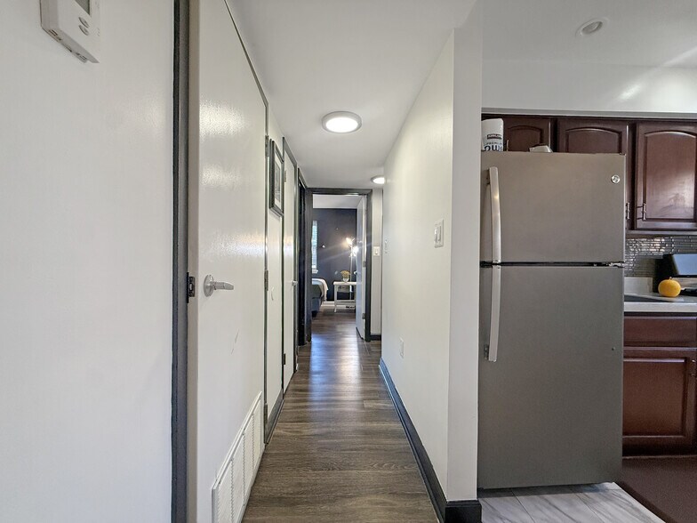 Building Photo - 2650 Birney Pl SE